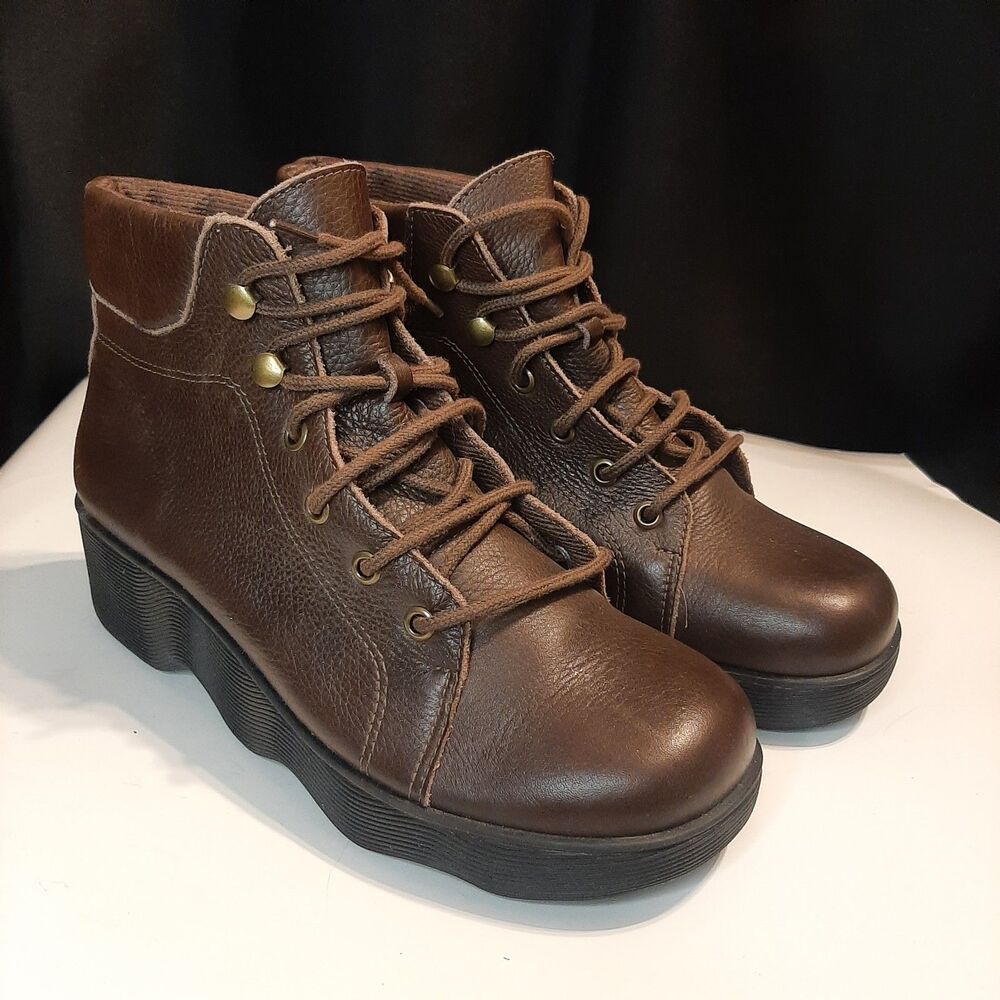 Azaleia Brazil Boots Women's Size 9 Leather Lace-up  Preppy  Casual Ankle